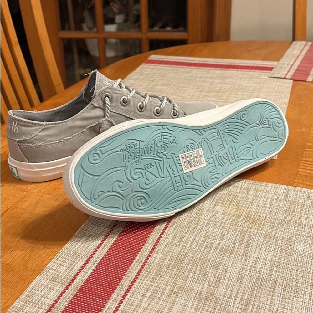 Blowfish Gray Canvas Low-Top Athletic Sneakers - Picture 2 of 2